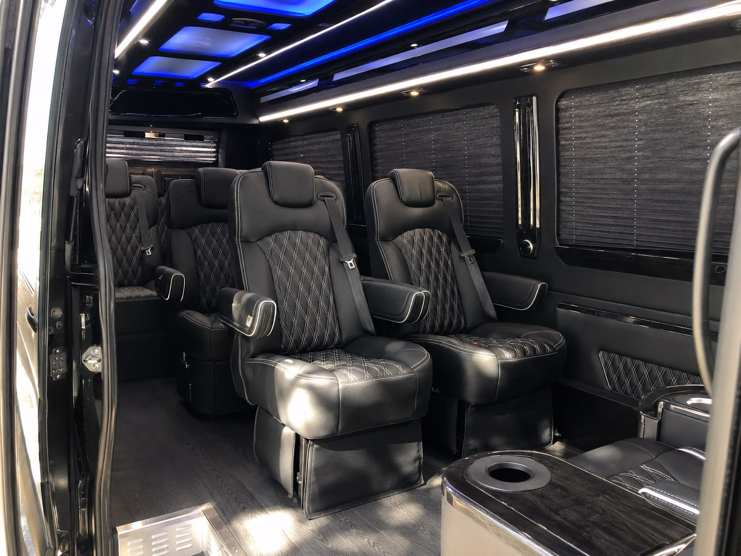 plano airport shuttle bus rentals for private groups