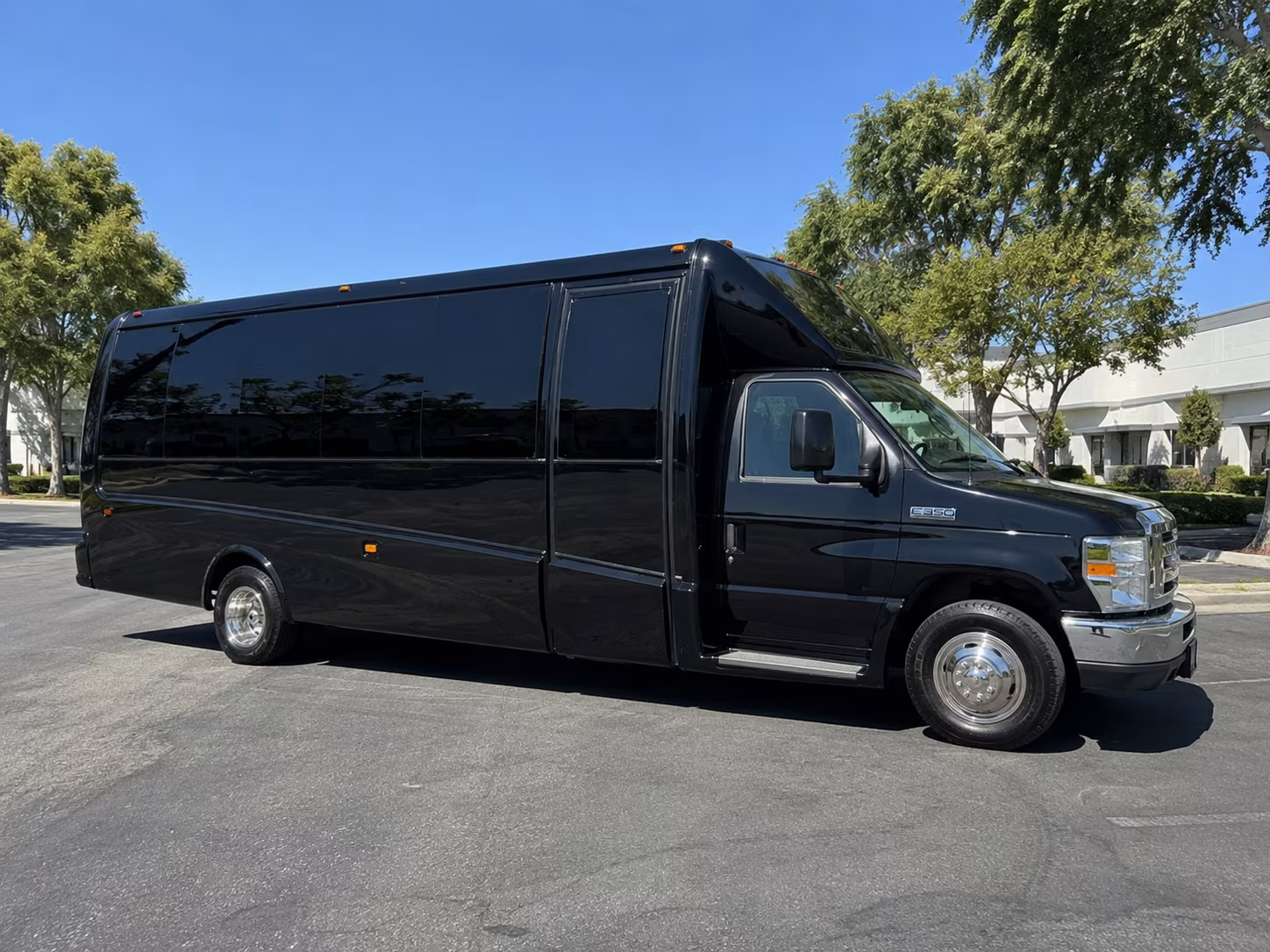 plano corporate retreat shuttle bus rentals